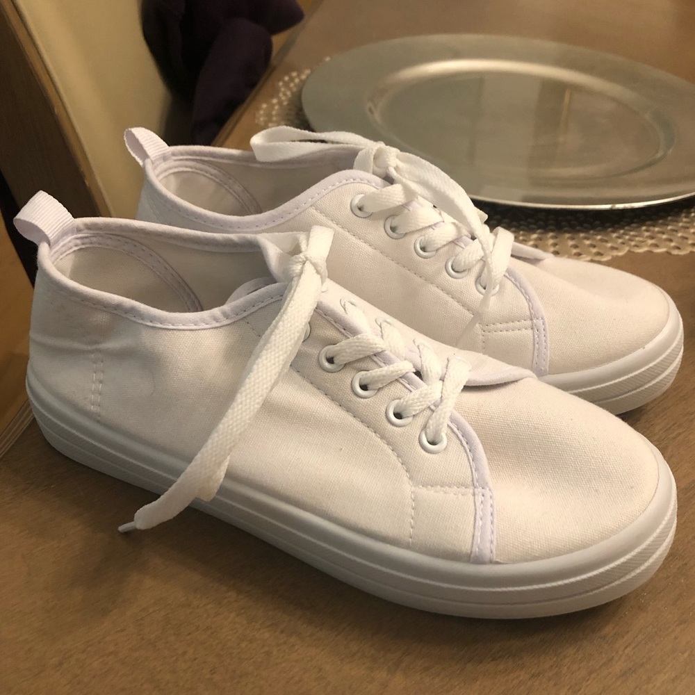 NEW Women’s Canvas Lace Up Tennis Shoes Sneakers